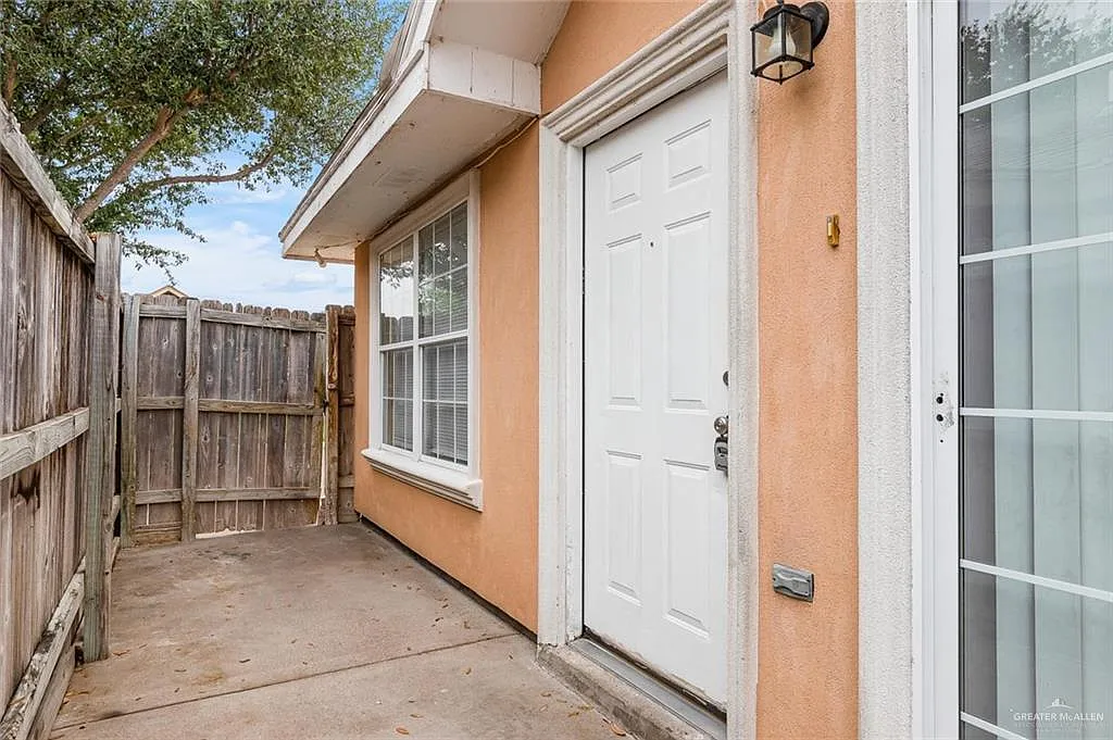2 bed, 2.0 bath, 840 sqft, $875 — Photo 1