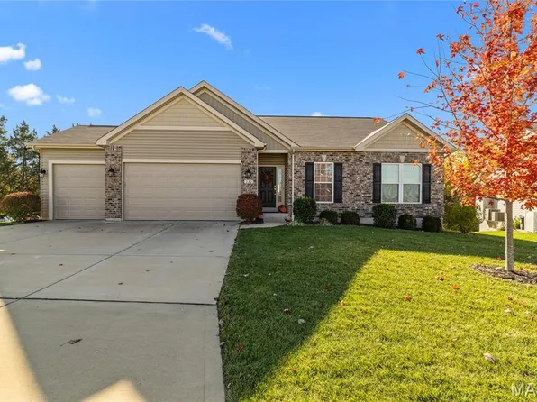 232 Mason Glen Dr, Lake Saint Louis, MO 63367