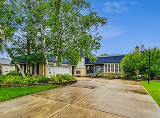 1635 Arbor Ct, Darien, IL 60561