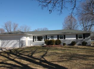 1614 N Sumac Dr, Janesville, WI 53545