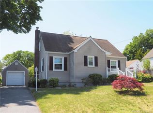 20 Deepwood Dr, Manchester, CT 06040
