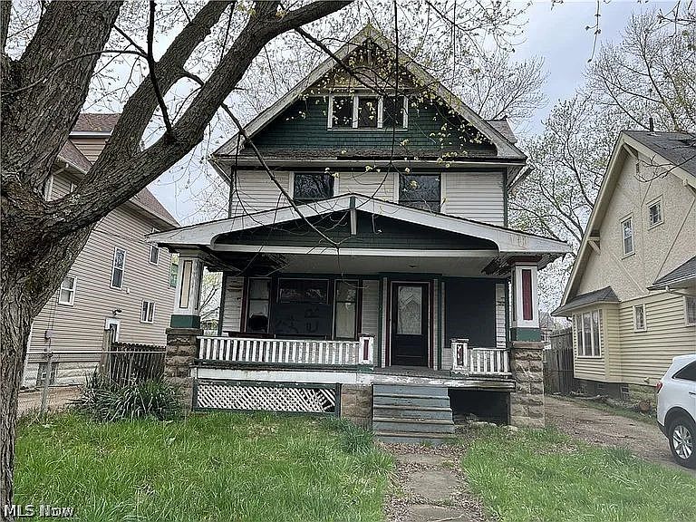1st image of 3298 W 95th St