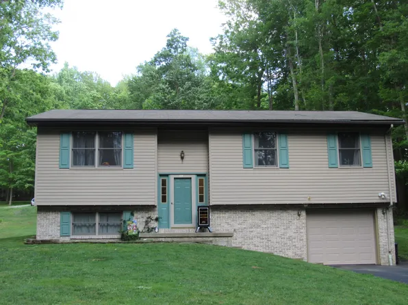 618 Black Swan Rd, Du Bois, PA 15801