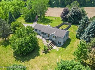 1313 W Alward Rd, Dewitt, MI 48820