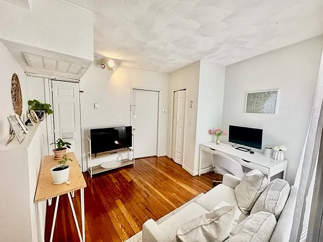 20 Stillman St #2R — Photo 5