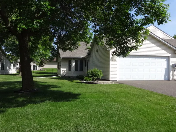 3737 Gershwin Ave N, Oakdale, MN 55128