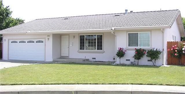 2nd image of 2592 Lambert Ct