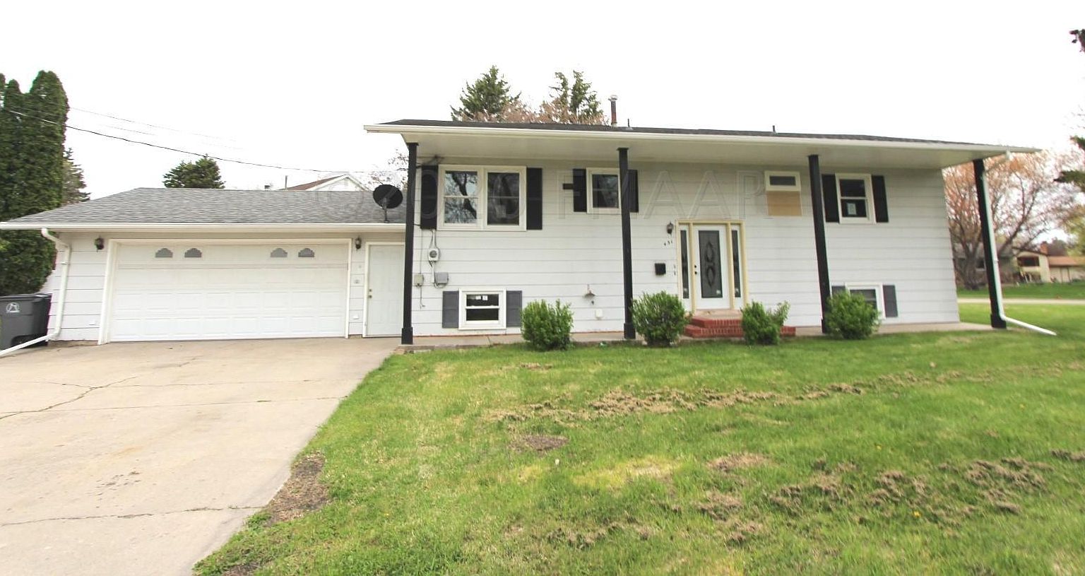 431 Cedar Ln Moorhead Mn 56560 Zillow