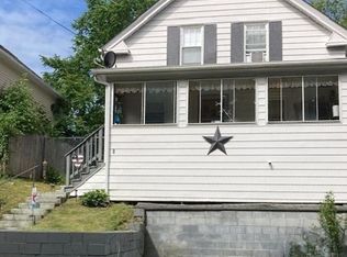 8 Prioulx St, Worcester, MA 01605