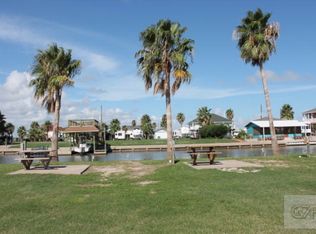 1312 Resort Rd, Crystal Beach, TX 77650