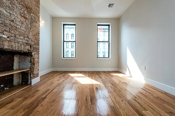 Rented by Nooklyn NYC LLC | media 34