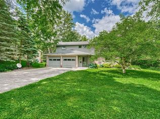 17 Hickory Ridge Rd, Rochester, NY 14625