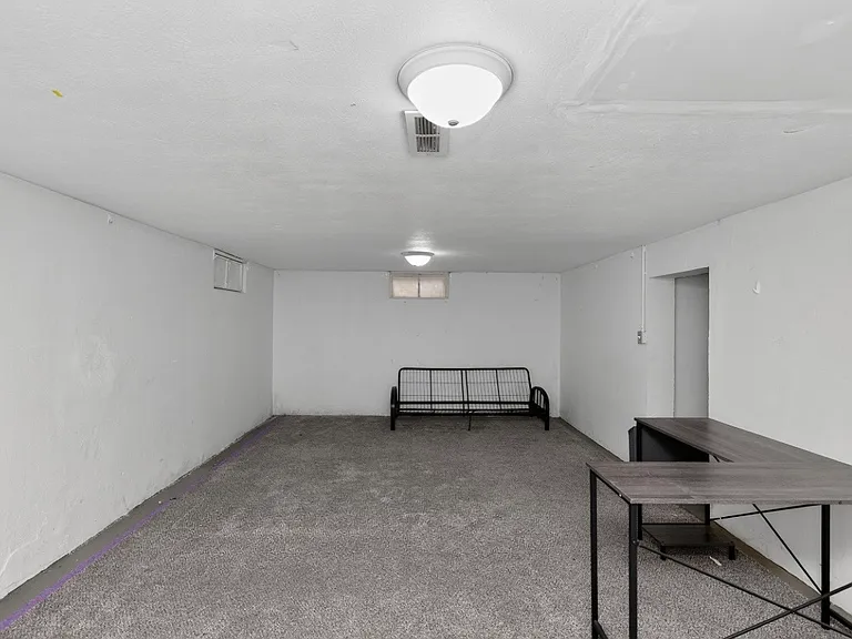 54650 Willis Ave — Photo 17
