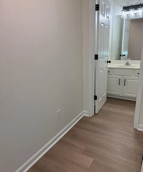 920 Charles Hall Dr — Photo 18