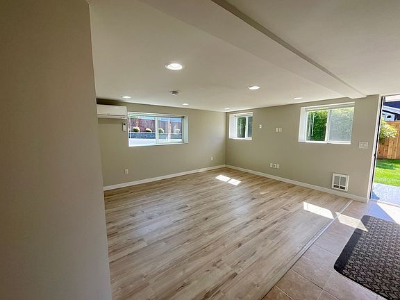 4th image of 7610 Rainier Dr