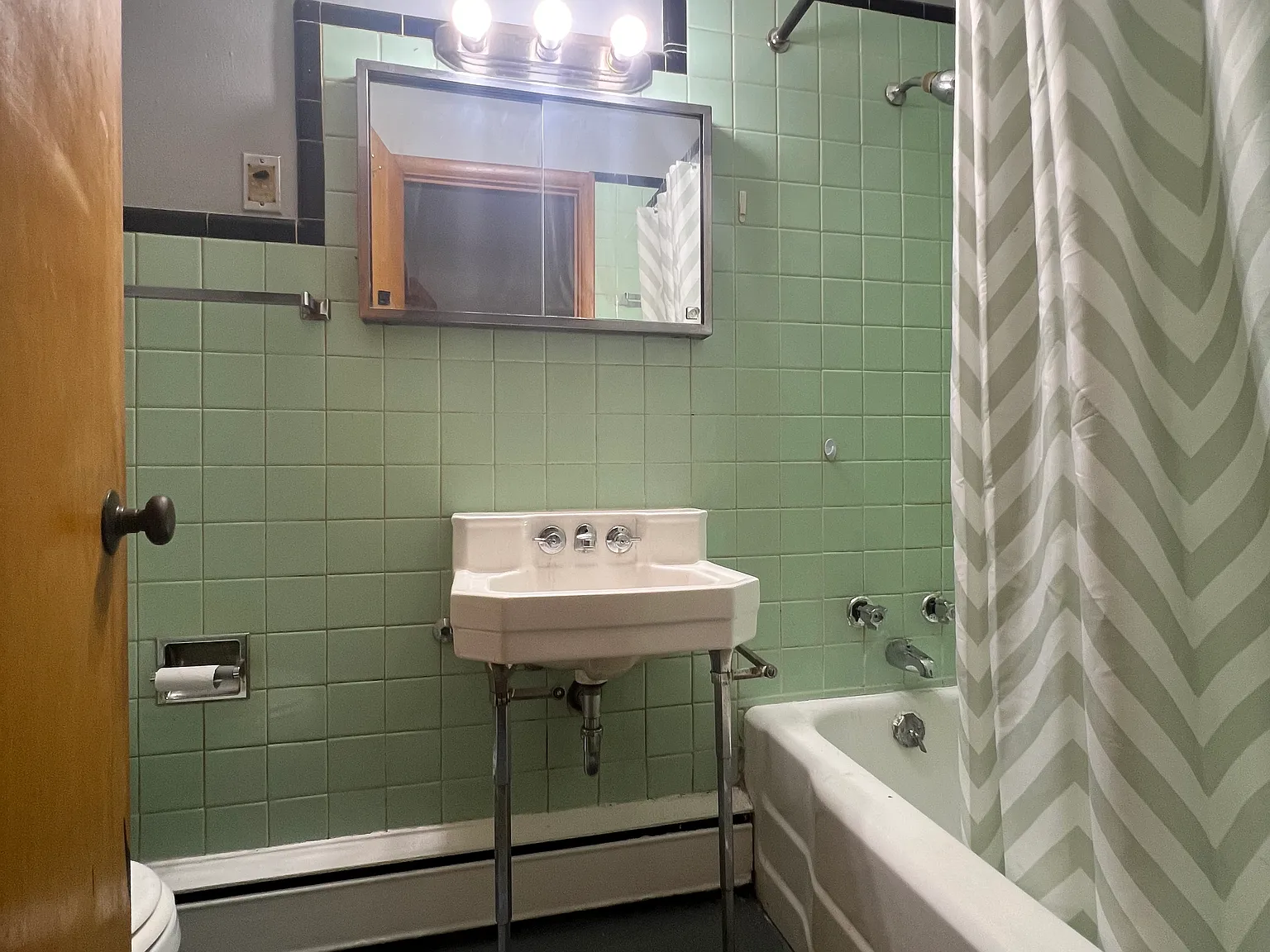 1 bed, 700 sqft, $875 — Photo 3