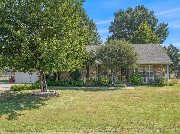 25303 S Valley Dr, Claremore, OK 74019