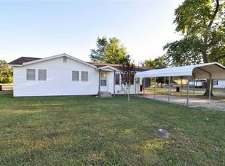 122 N 12th St #145, East Carondelet, IL 62240