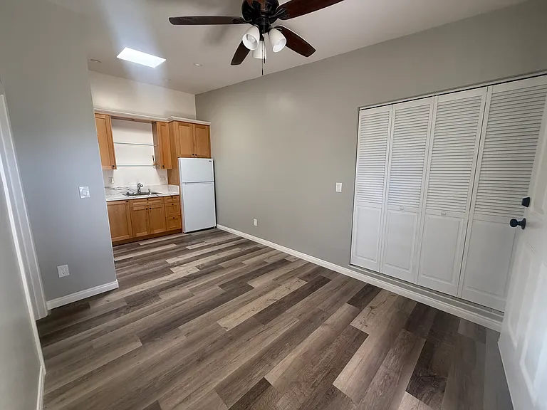 7840 Aura Ave — Photo 4
