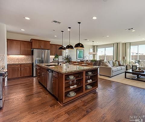 3rd image of 207 Water Lily Cir