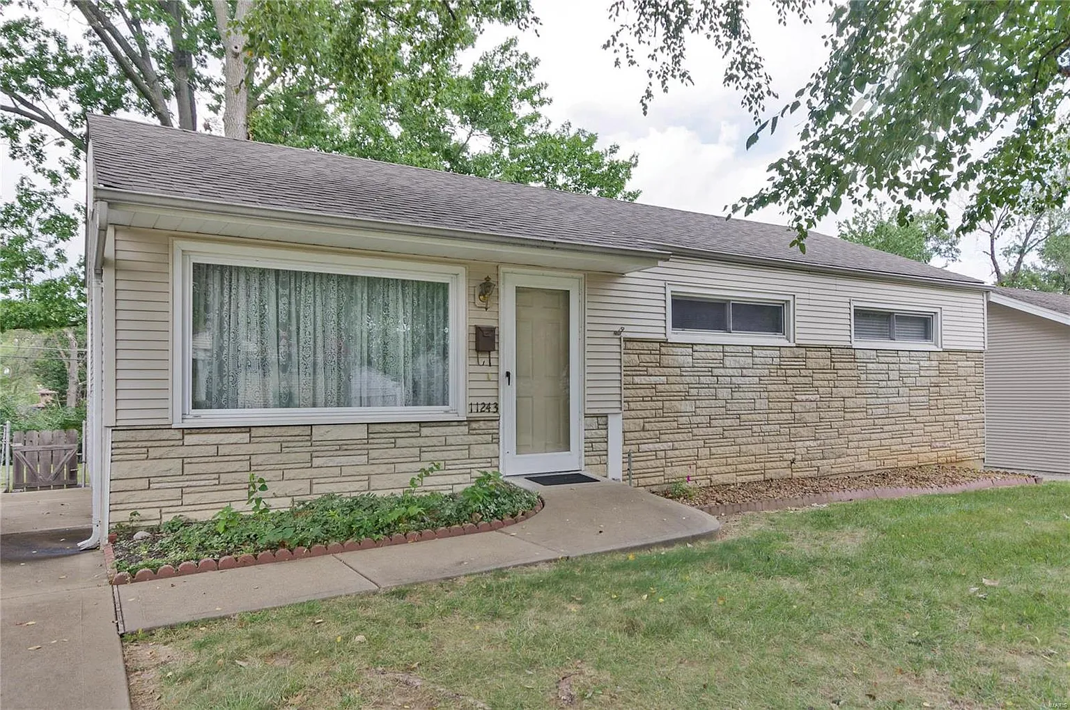11243 Behr Dr photo 1