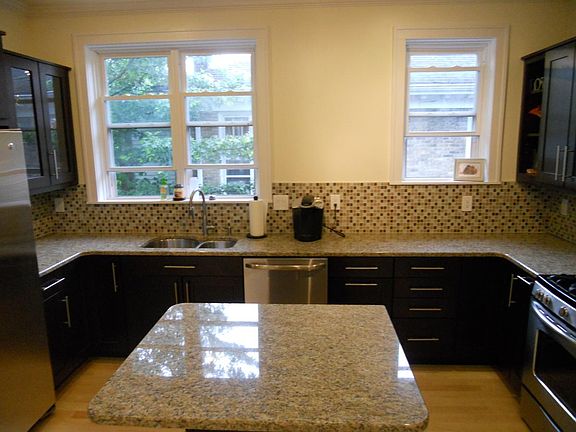 Granite and Stainless Appliances