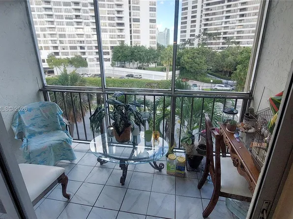 501 Three Islands Blvd APT 417, Hallandale Beach, FL 33009