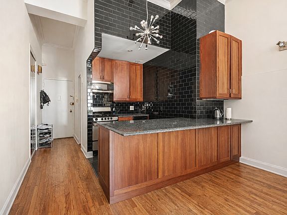 3rd image of 310 E 23rd St APT 6C