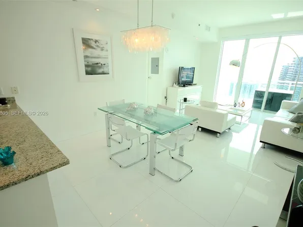 950 Brickell Bay Dr APT 4701, Miami, FL 33131