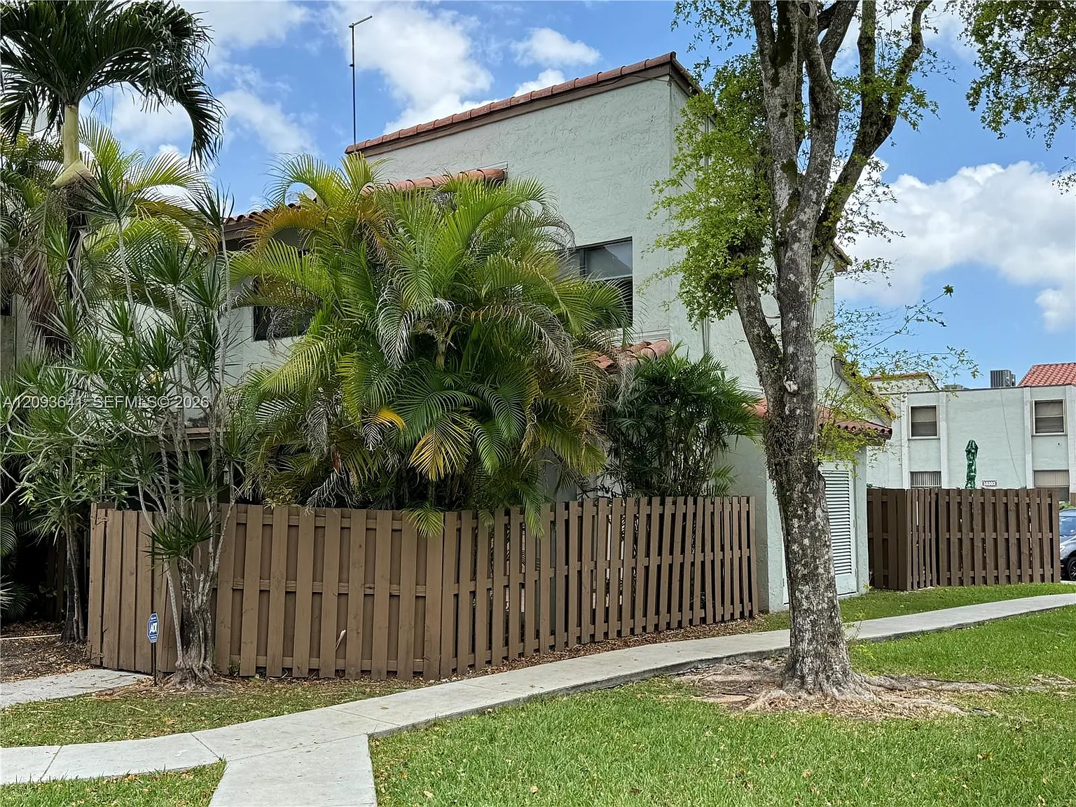 Caribbean Springs Village — Photo 2