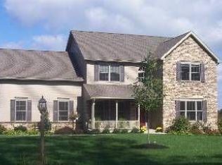 8 Palomino Pkwy, Dillsburg, PA 17019