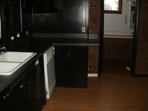 2nd image of 6843 Fremont Pike