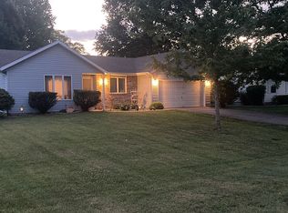 107 S Camelot St, De Soto, IL 62924