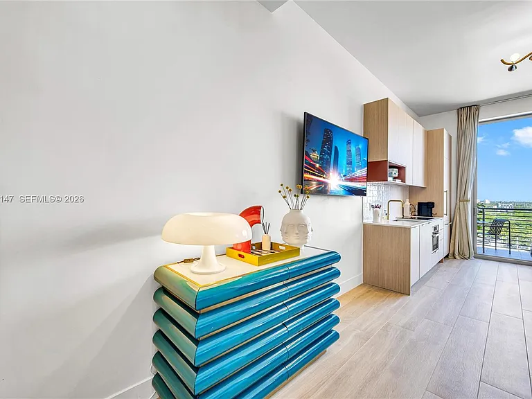90 NE 32nd #Penthouse 20 — Photo 11