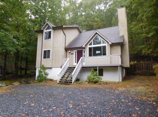 156 St Andrews Dr, Bushkill, PA 18324