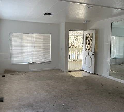 5th image of 206 Cooper Ave