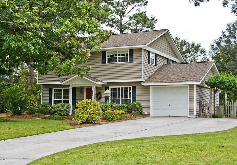 1st image of 305 Yaupon Dr