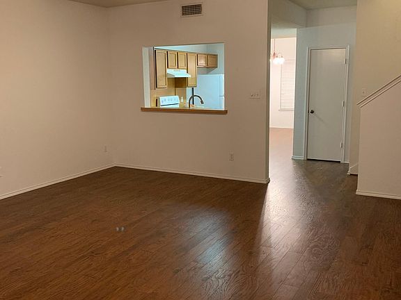 2nd image of 803 Ventura Park