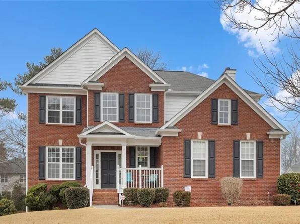 3905 Embassy Way, Lilburn, GA 30047