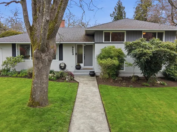 3223 Henderson Rd, Oak Bay, BC V8P 5A3