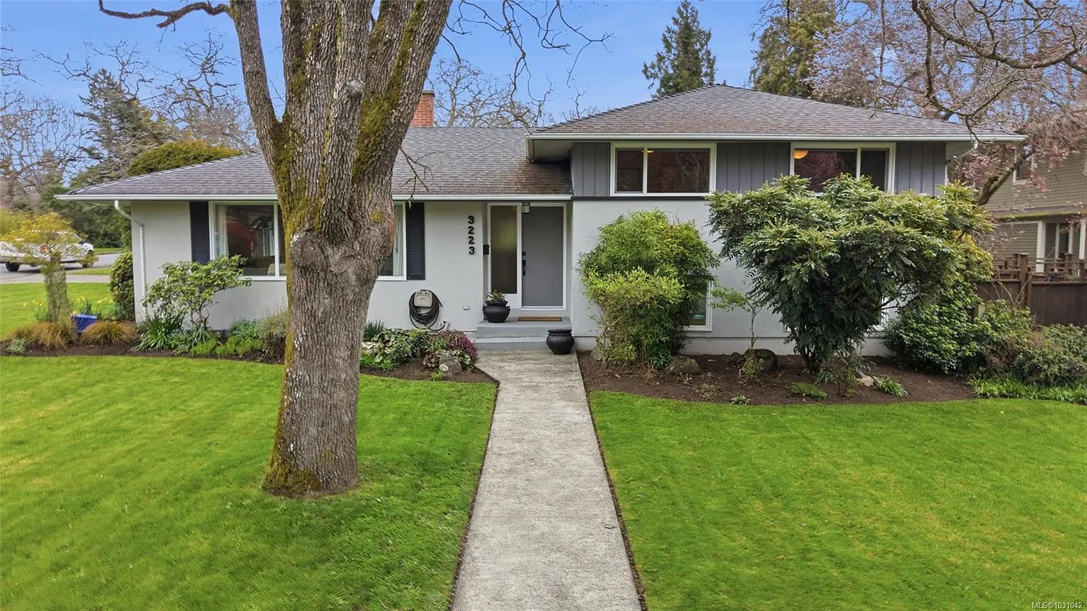 3223 Henderson Rd photo 1