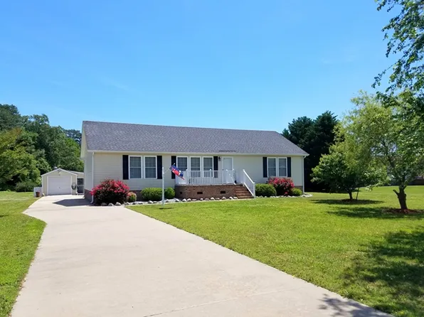 302 Kimberly Ct, Elizabeth City, NC 27909