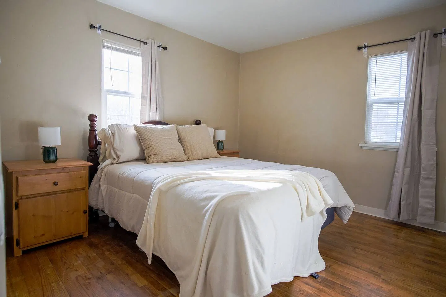 Oakley Fourplex — Photo 2