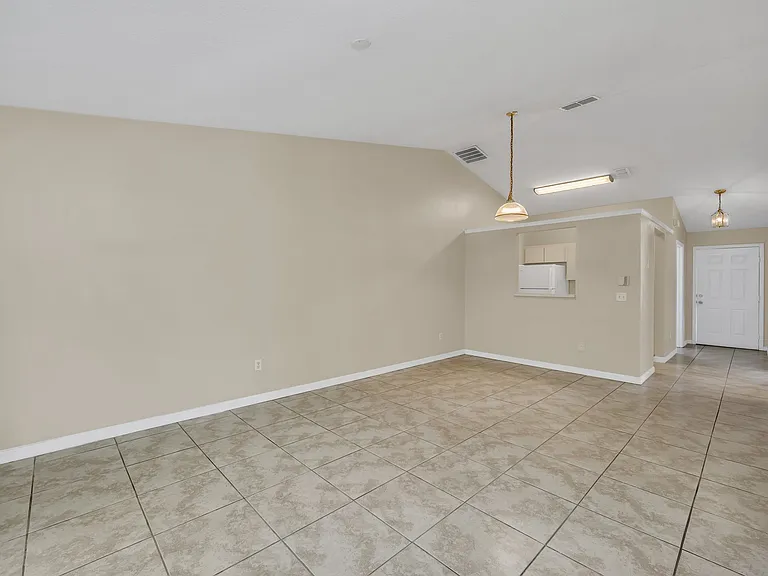 2628 Legend Ct #2628 — Photo 18