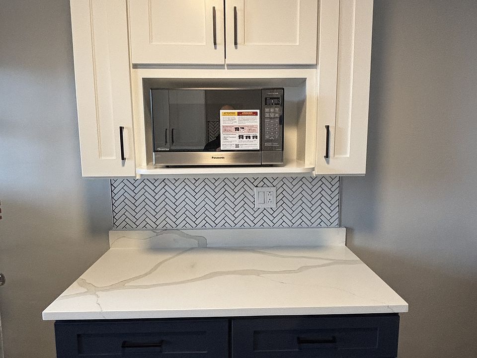 1st image of 2834 N Lockwood Ave #3C