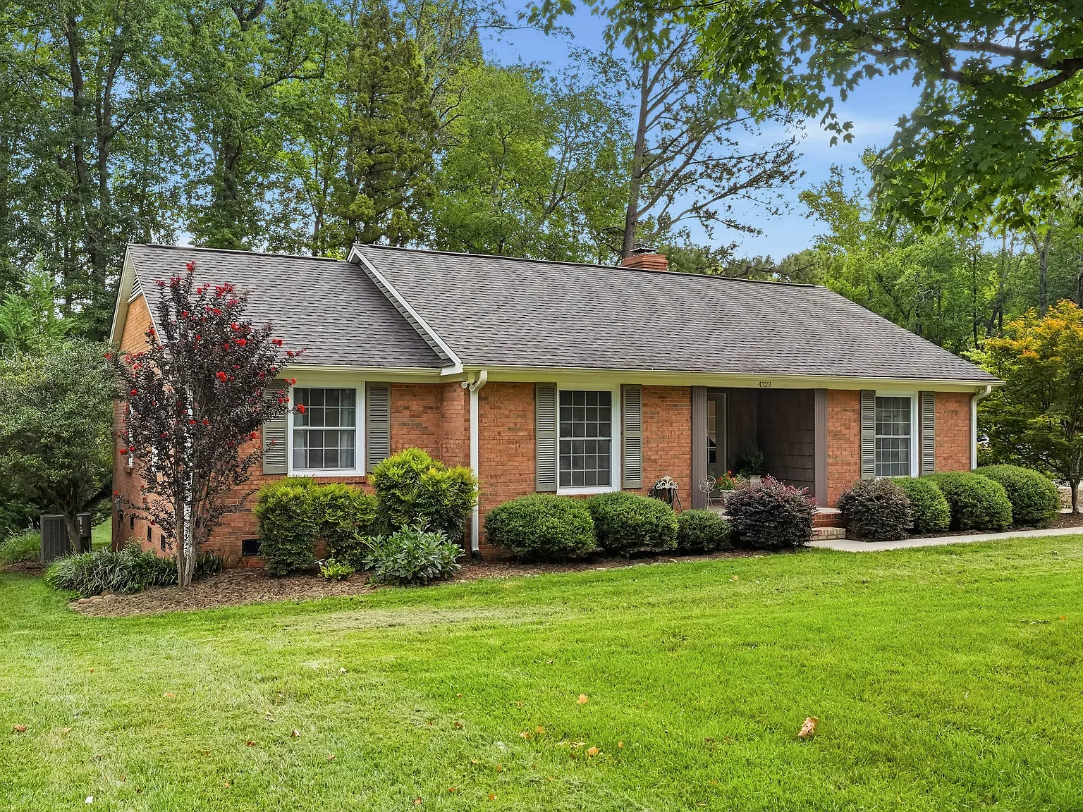 3 bed, 1787 sqft, $4,750 — Photo 3
