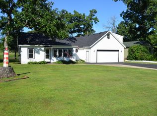 611 N Riverside Dr, Silver Lake, WI 53170
