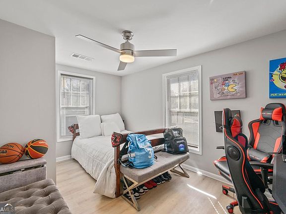 5th image of 889 Smith St SW