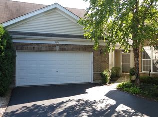 64 Ashbrook Ct, Grayslake, IL 60030