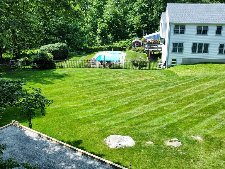 11 Van Campen Ln — Photo 7